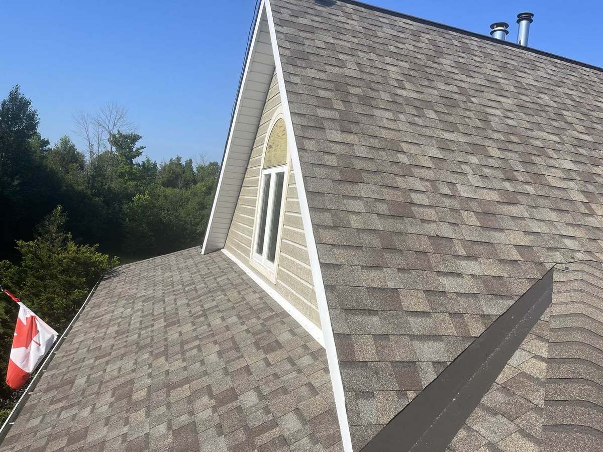 Completed asphalt shingle roof by Rob's Quality Roofing near South Gloucester, Ontario
